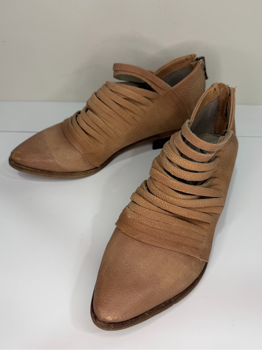 Free People Lost Valley Tan Leather Strappy Pointed Toe Booties EU 37